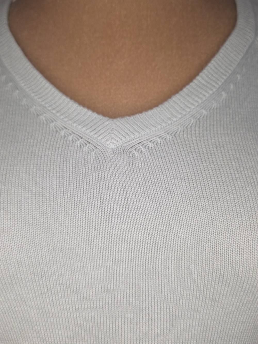 Blushe By Spiegel Classic V-Neck Women's Silk And Cashmere Sweater - Light Mint - Picture 3 of 8